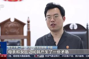 态度决定高度！曼城时期桑乔被福登换下拒不击掌，后者一脸委屈